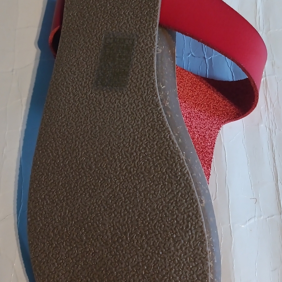 Blowfish  Malibu Braided T-strap Thong Sandals Women's 9.5, Red Faux Leather - Picture 3 of 3